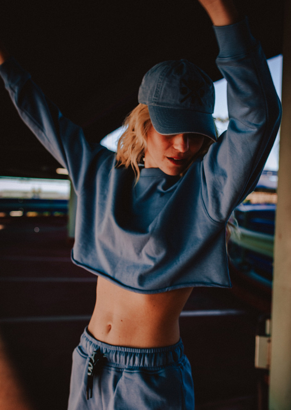 Avalon Crop Sweatshirt - Blaugrau