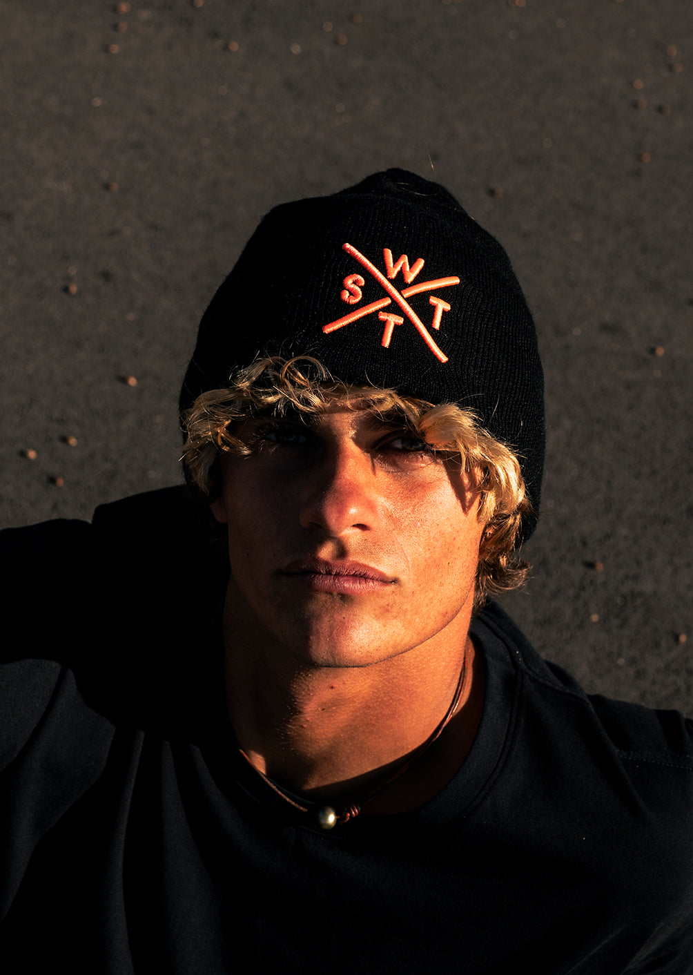 Piano Beanie – Schwarz und Fluo Orange