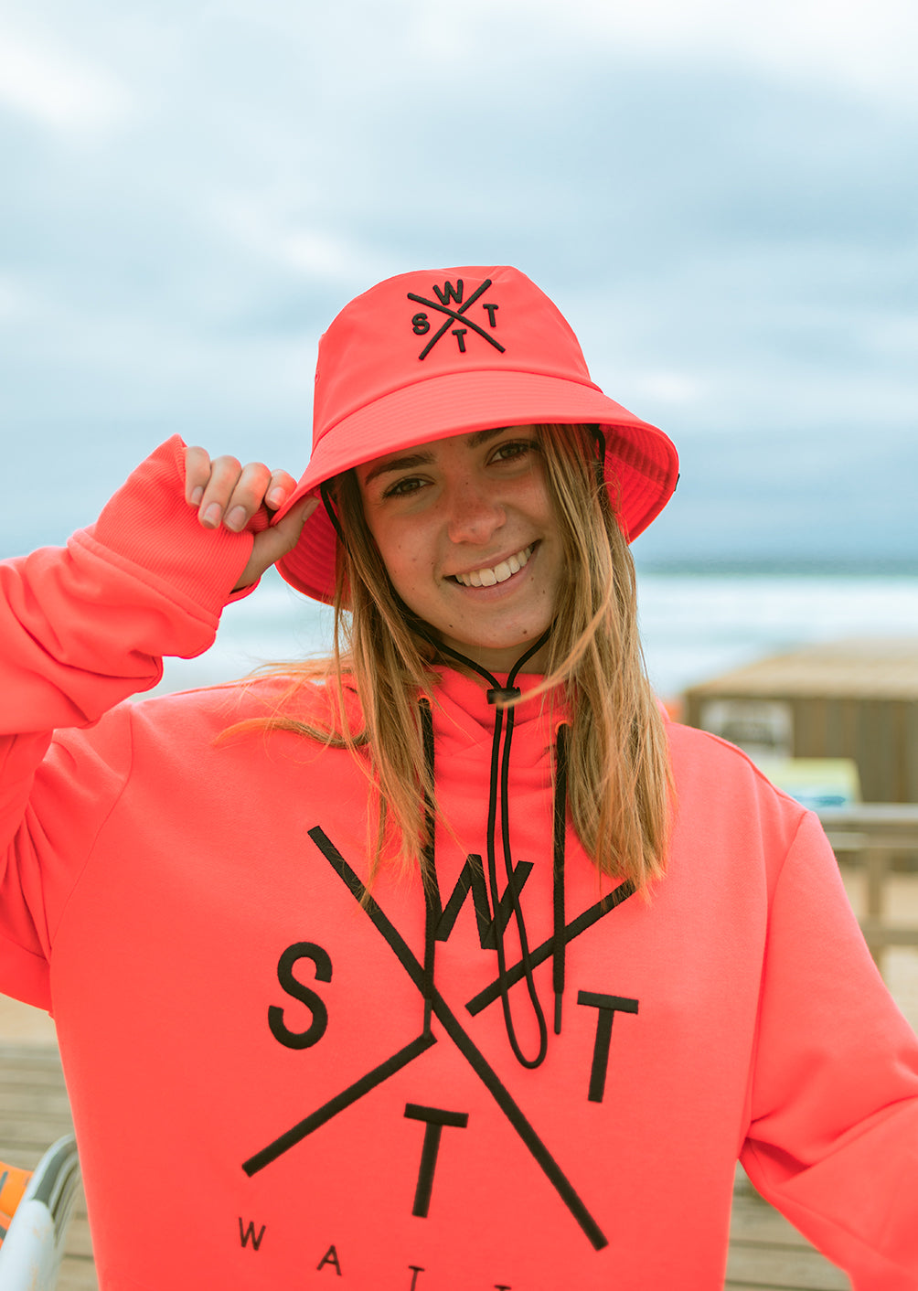 Razor Bucket Hat - Neonpink